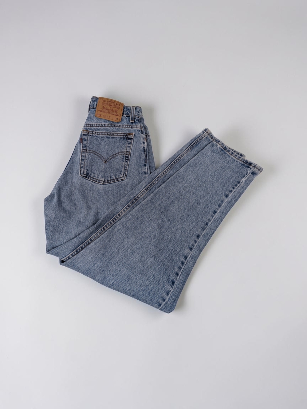 Vintage 90s Levi's 550 relaxed fit high waisted Jeans